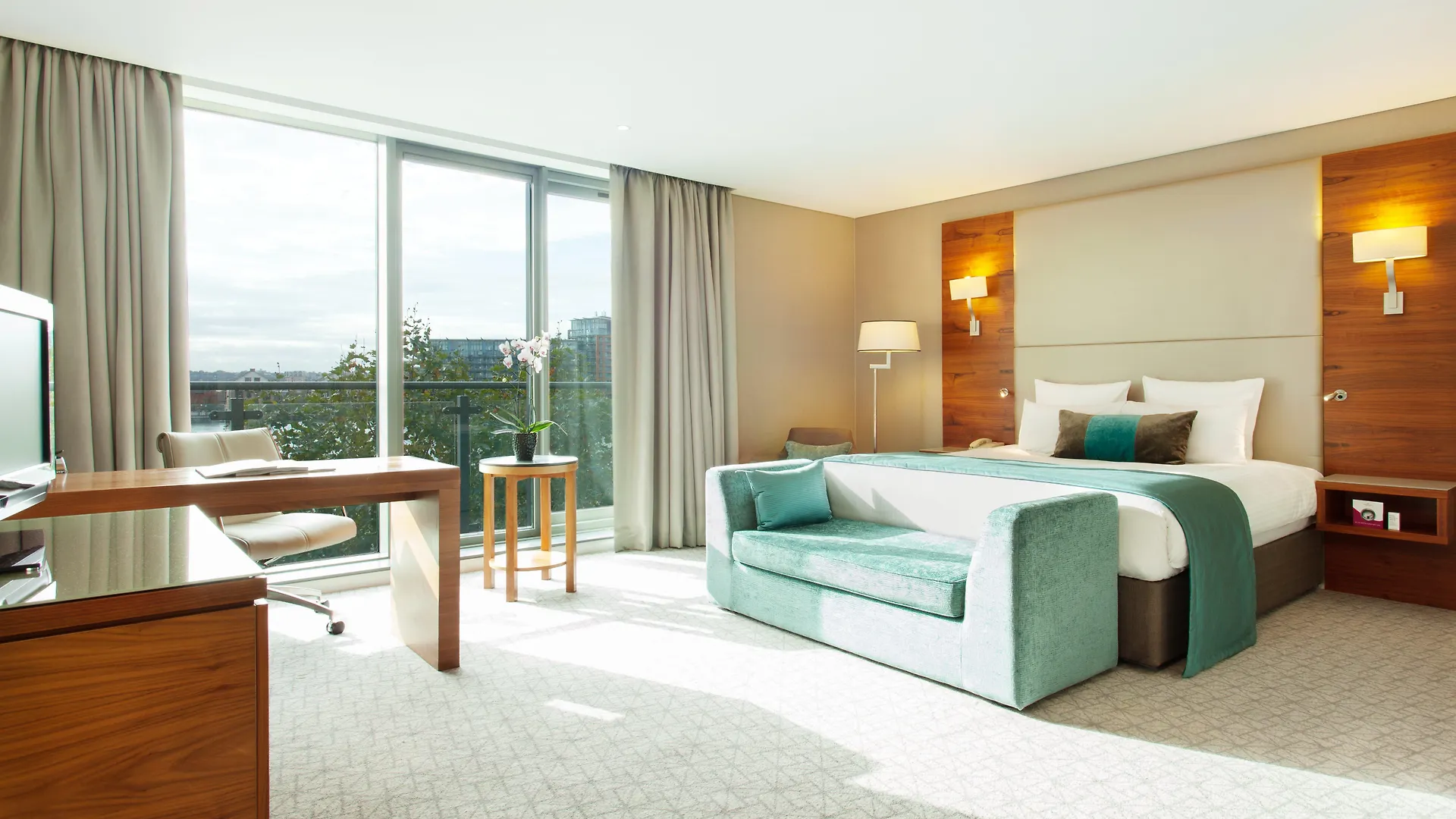Crowne Plaza London - Docklands By Ihg Otel 4*,