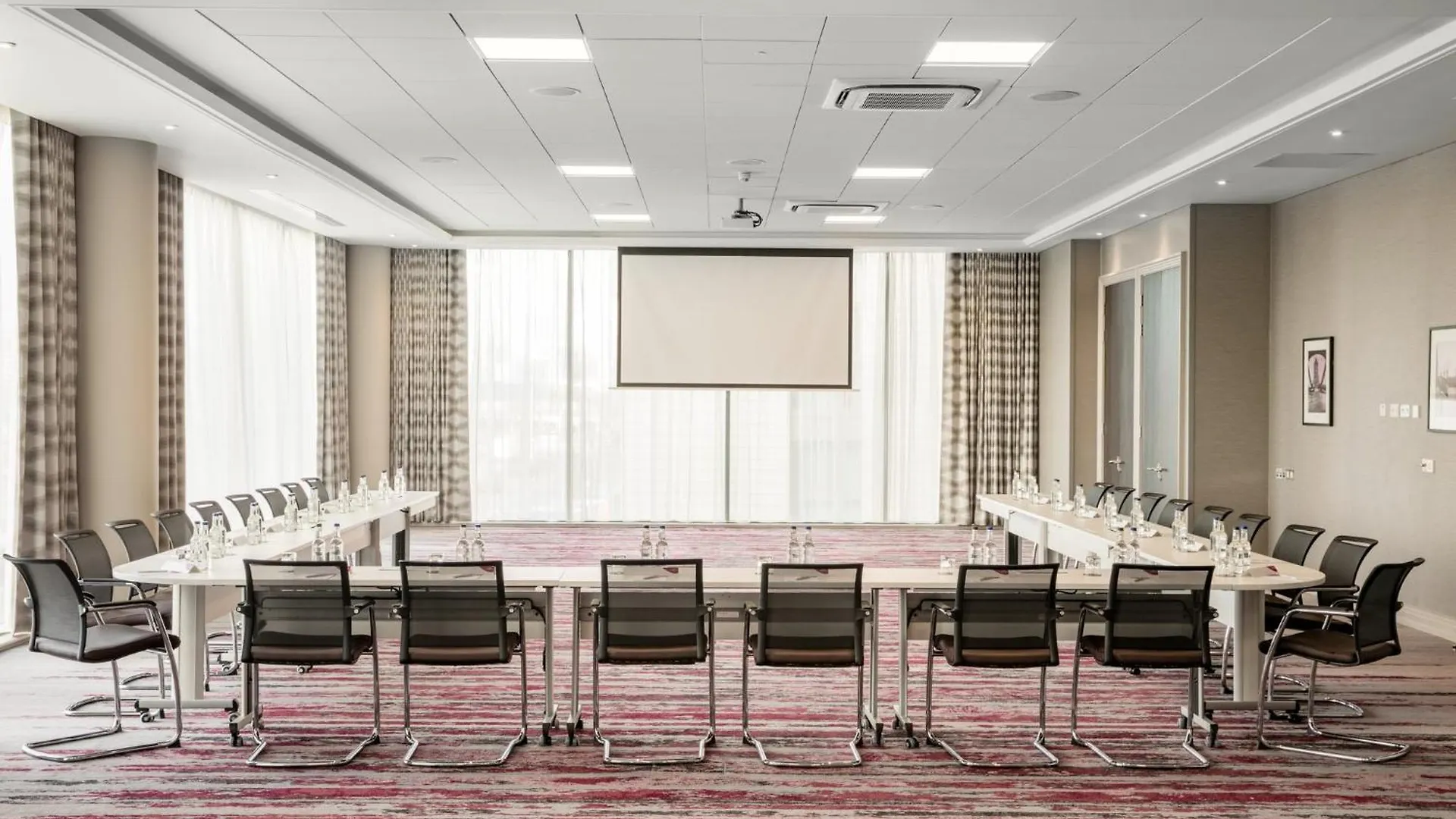 Crowne Plaza London - Docklands By Ihg Otel 4*,